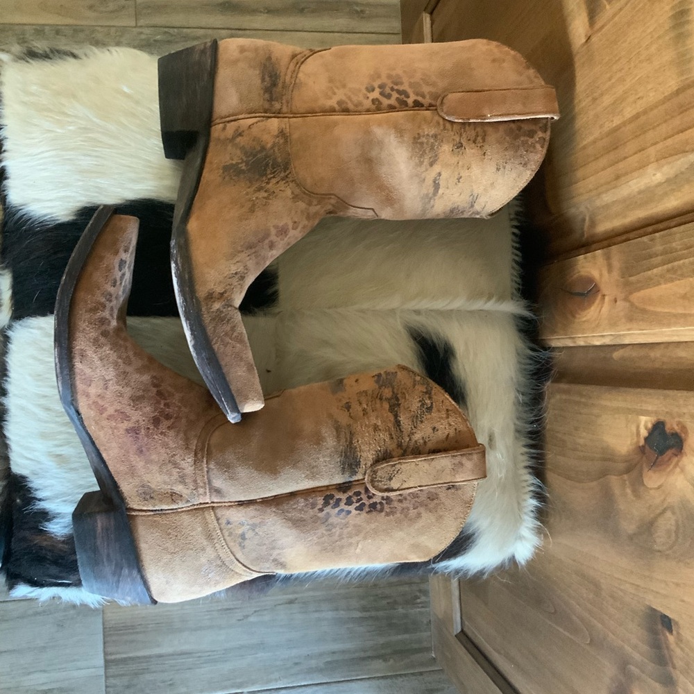 Old Gringo Tan Heeled Boots - Picture 9 of 11